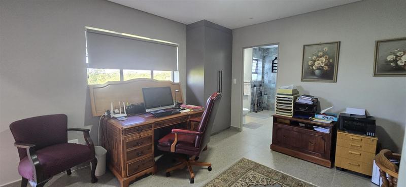 3 Bedroom Property for Sale in Outeniqua Strand Western Cape